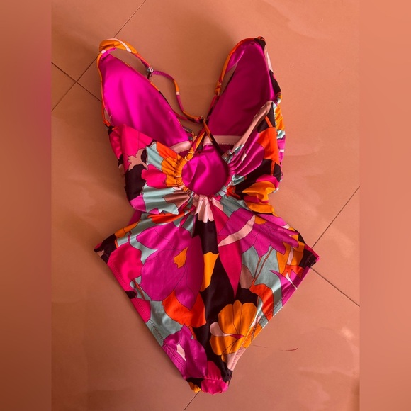 TRINA TURK Gemini Halter Plunge Top One Piece Swimsuit Multicolor Size 10 - Picture 9 of 16
